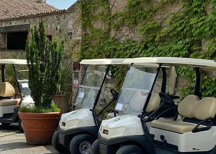 別荘 La Finestra Sul Parco Croara Country Club リヴェルガーロ